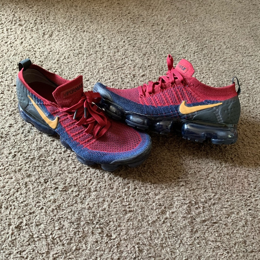 Nike Vapormax shoes size 8 in men’s & 9 in women’s